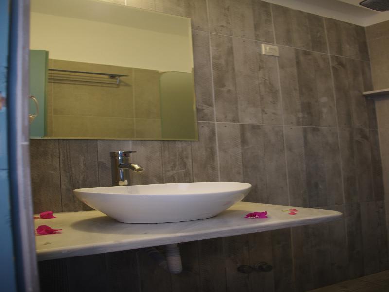 Iris Boutique Hotel Камари Экстерьер фото