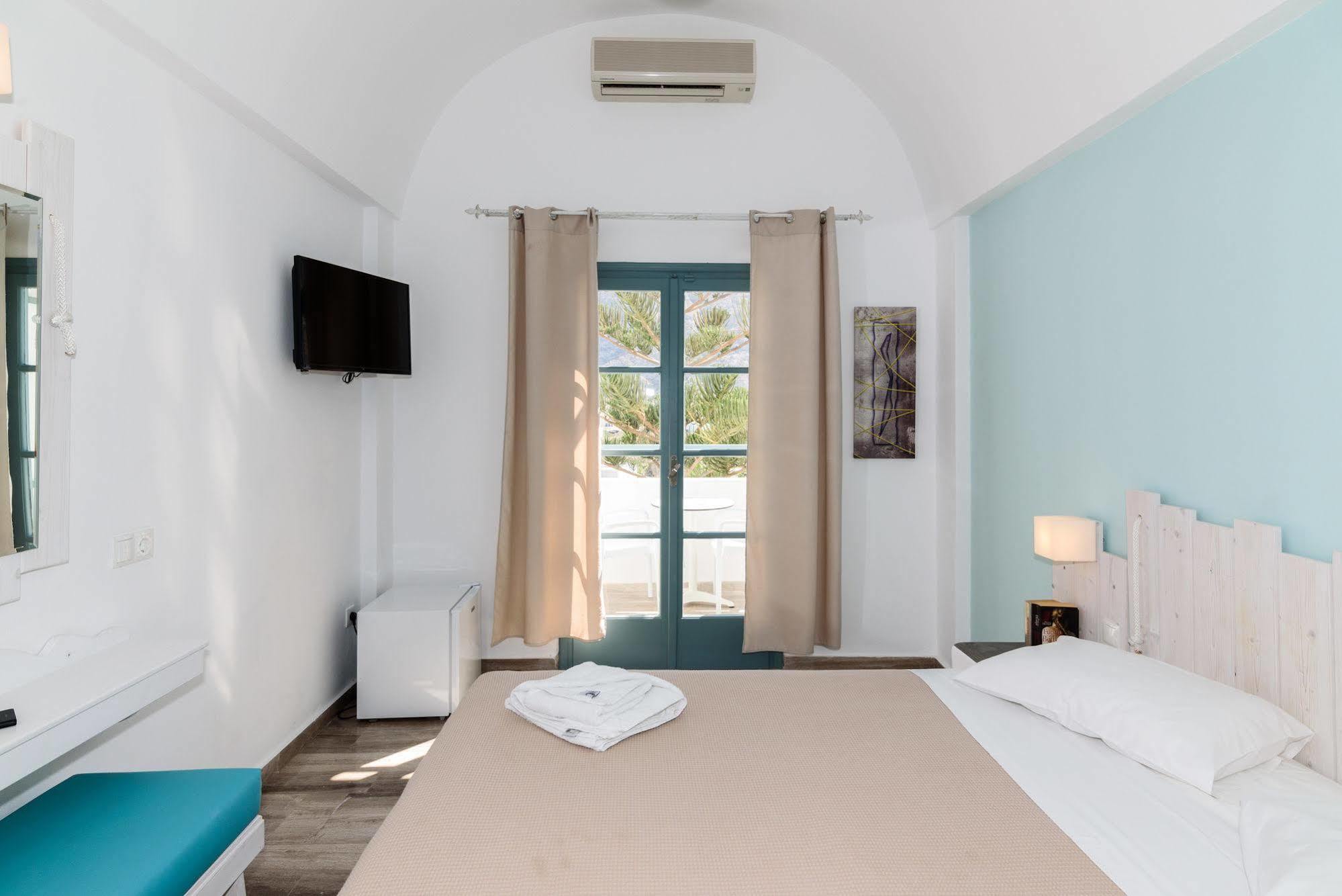 Iris Boutique Hotel Камари Экстерьер фото