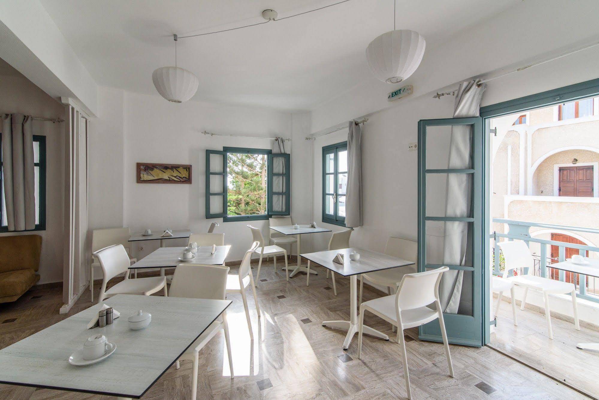 Iris Boutique Hotel Камари Экстерьер фото