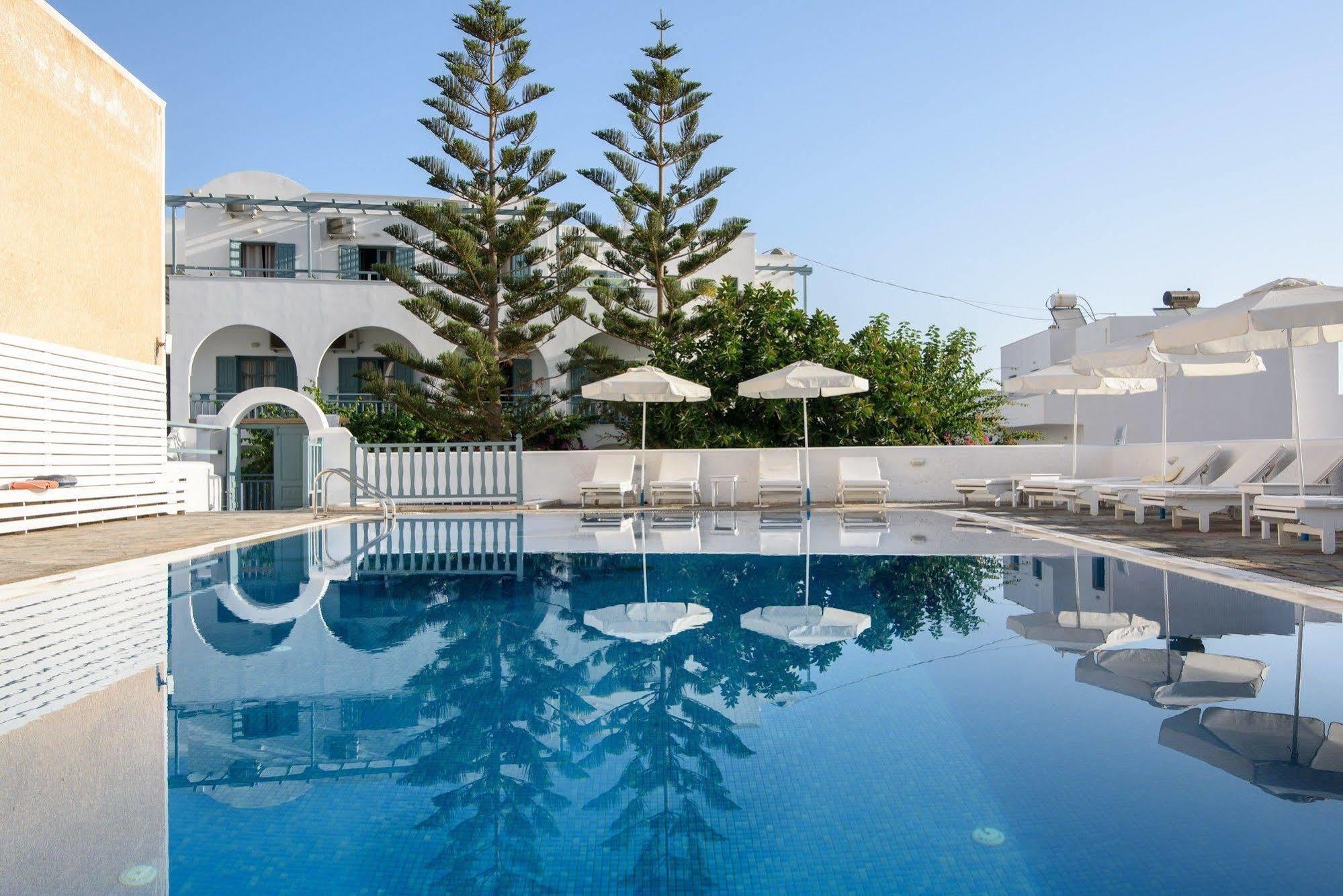 Iris Boutique Hotel Камари Экстерьер фото